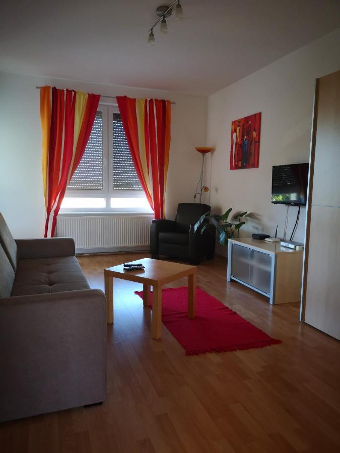 Meszaros Apartman Buk Bagian luar foto