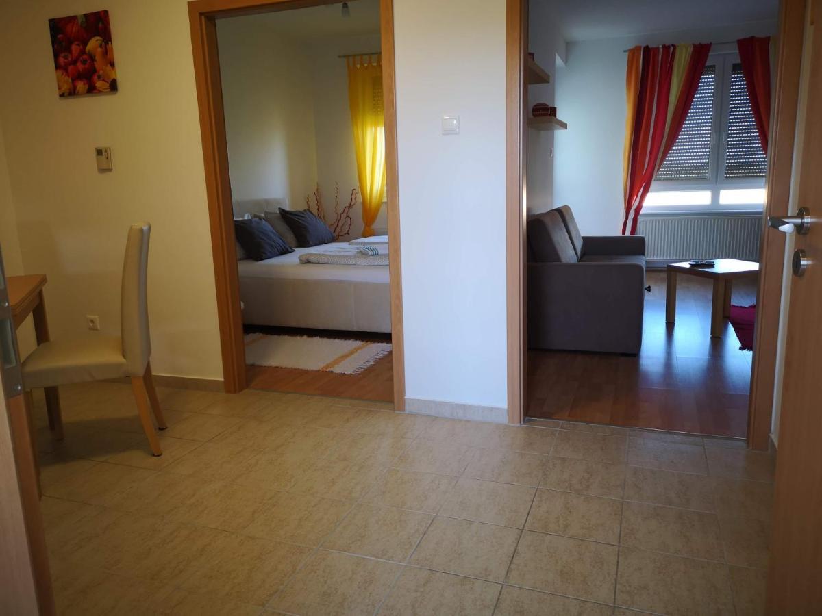 Meszaros Apartman Buk Bagian luar foto
