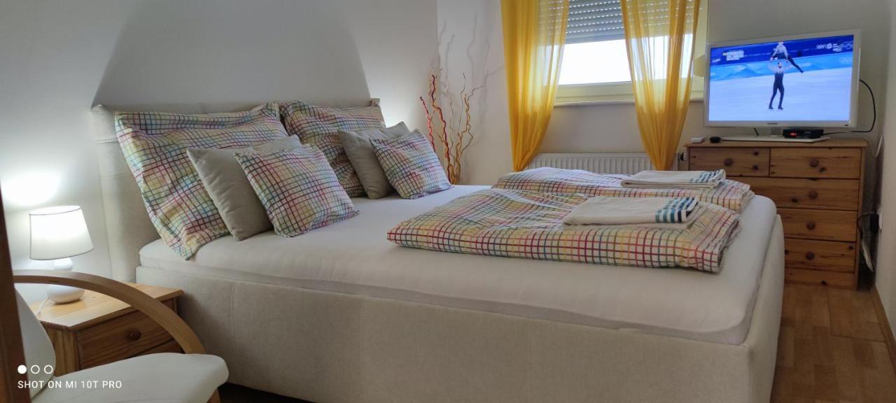 Meszaros Apartman Buk Bagian luar foto