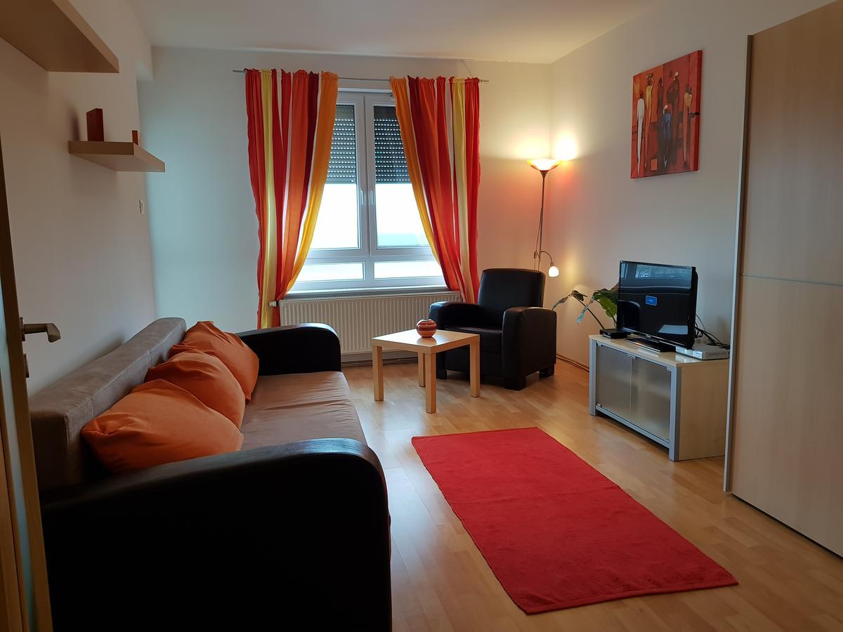 Meszaros Apartman Buk Bagian luar foto