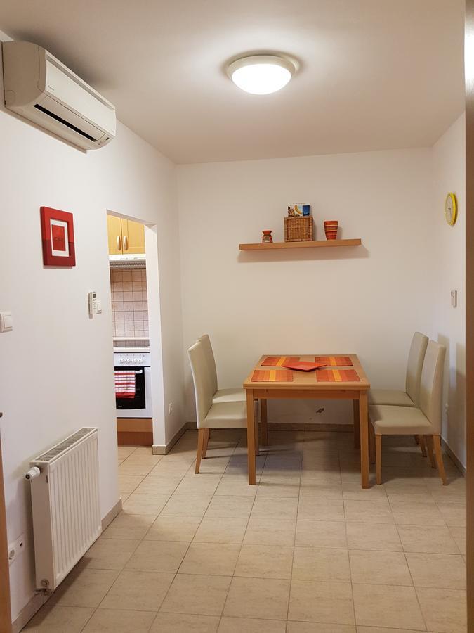 Meszaros Apartman Buk Bagian luar foto